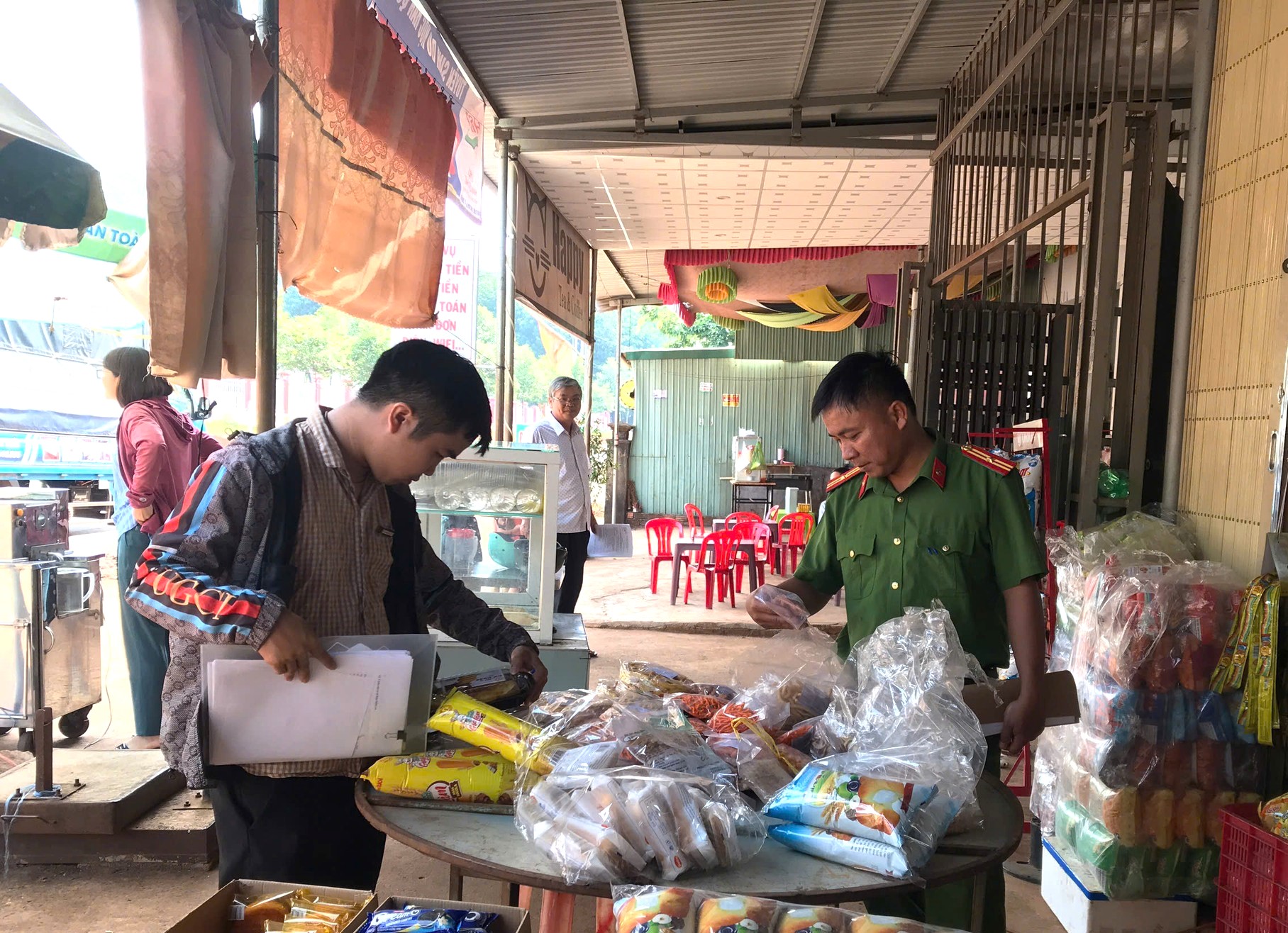Xã Ea Khăl thành lập đoàn Kiểm tra an toàn thực phẩm dịp Tháng hành động vì an toàn thực phẩm năm 2025